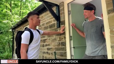 Phim sex gay bố masssage cu cho con trai riêng của vợ